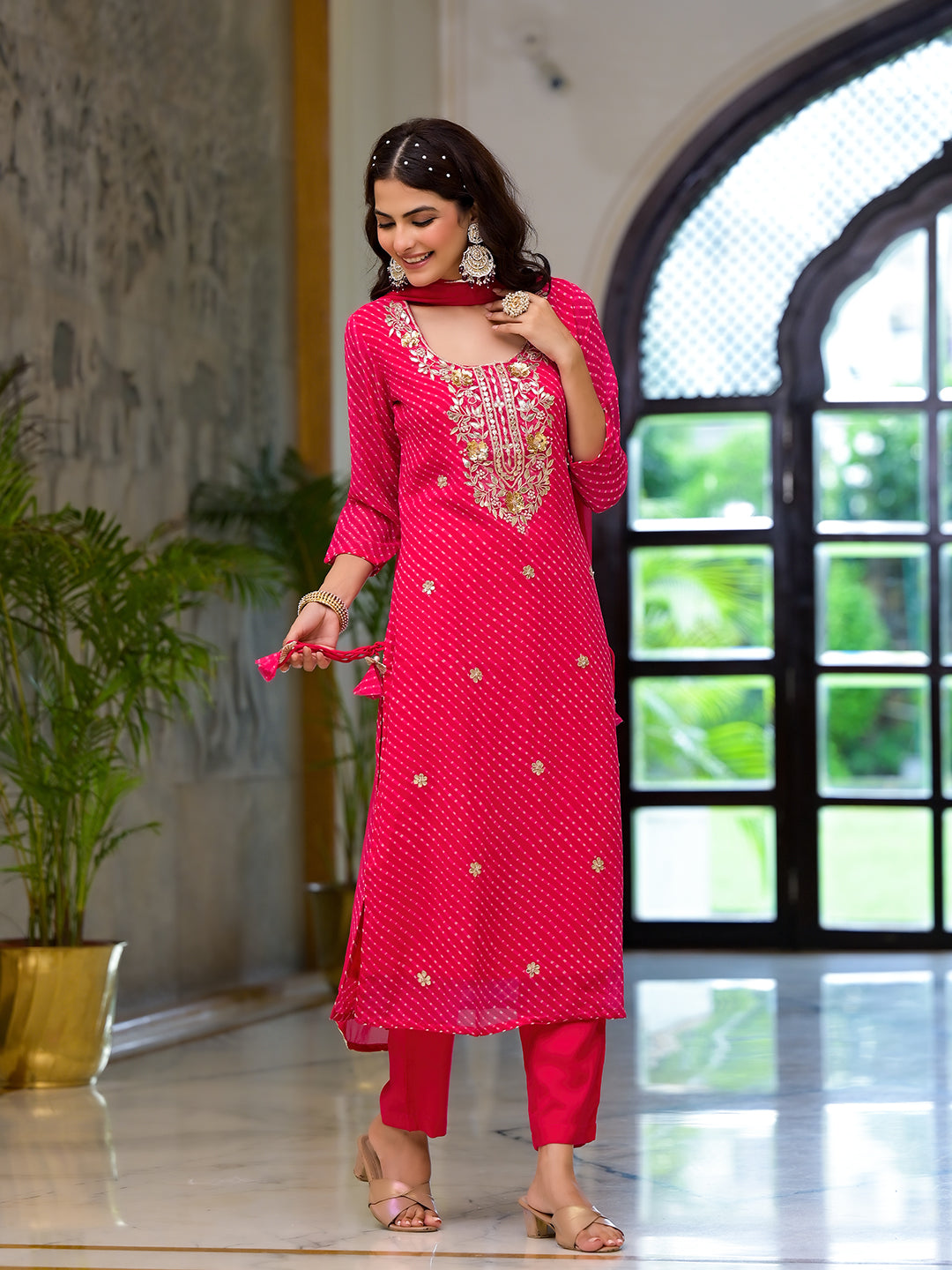 Noe Velarro Pink Leheriya Print Georgette Fabric Straight Kurta & Trouser with Dupatta