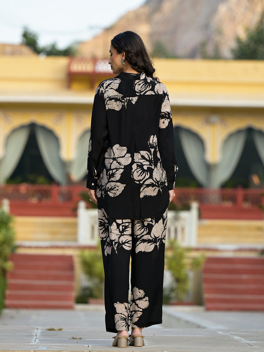 Noe Velarro Black Hand Painted Women Muslin Co-ord Set