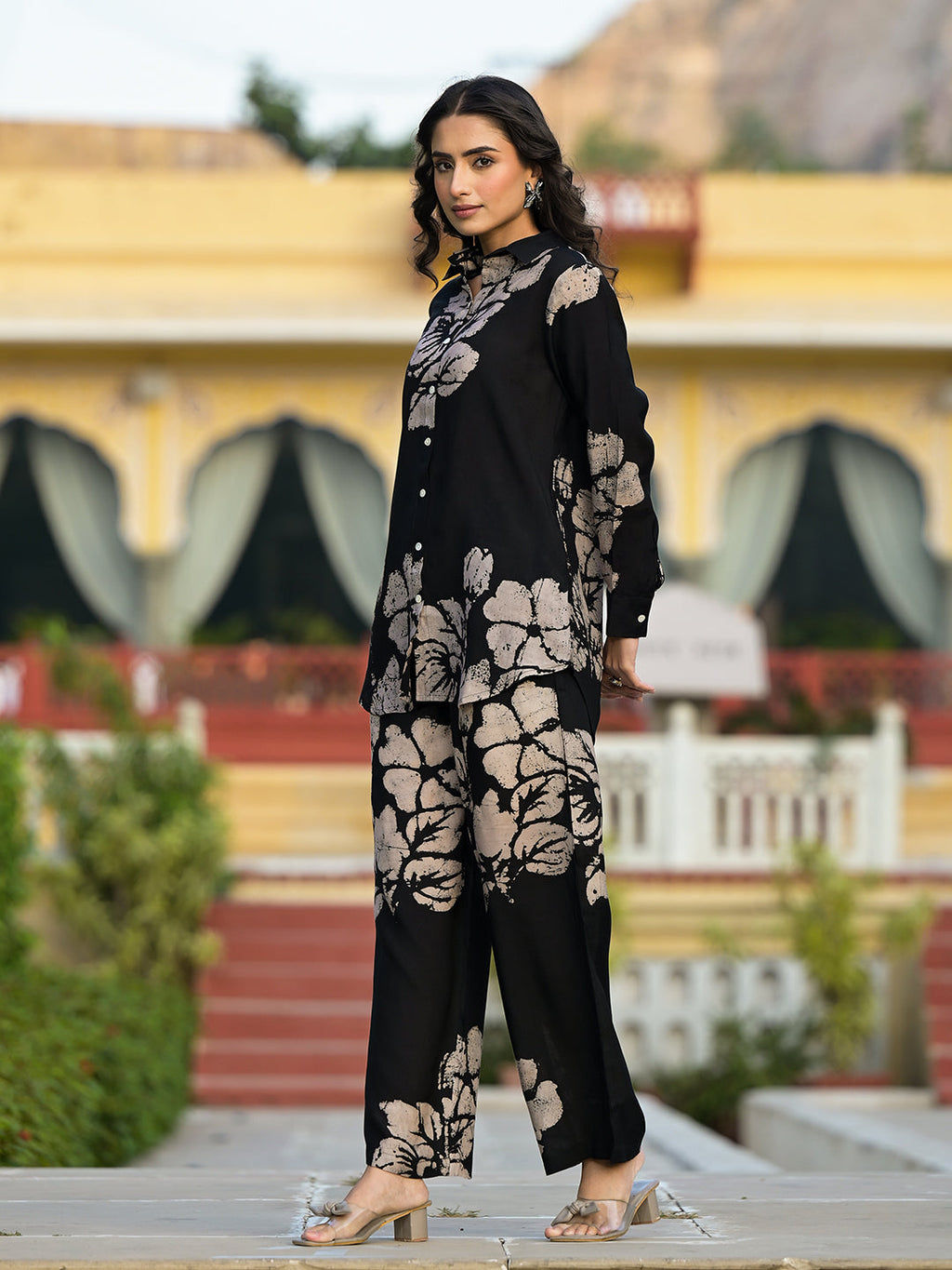 Noe Velarro Black Hand Painted Women Muslin Co-ord Set
