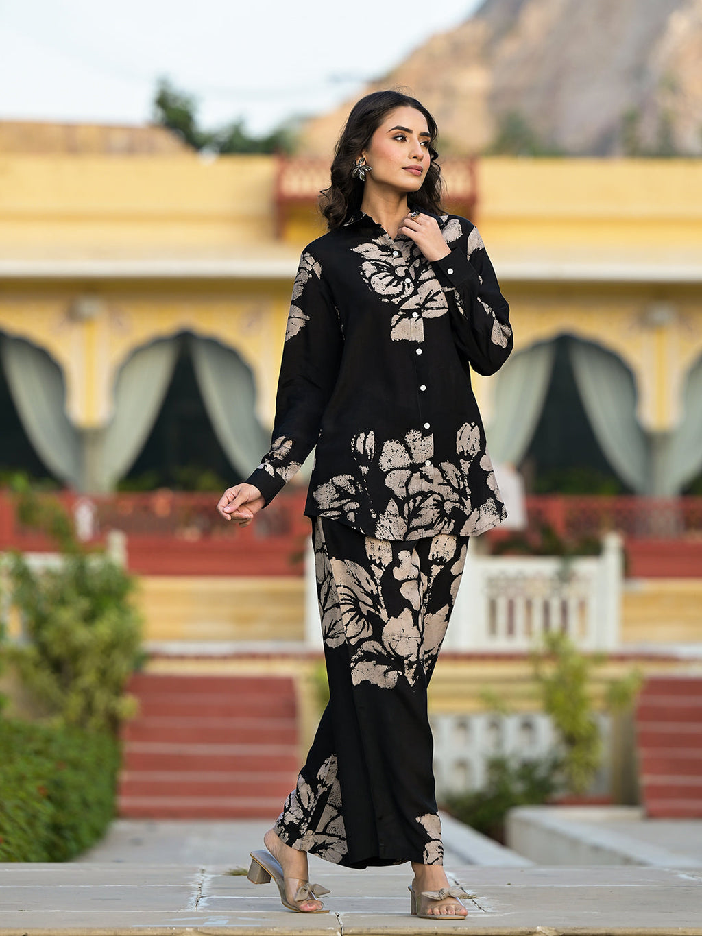 Noe Velarro Black Hand Painted Women Muslin Co-ord Set