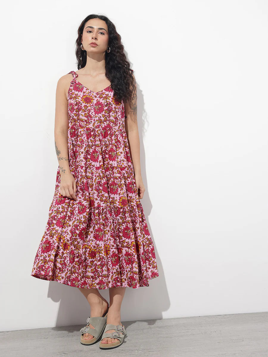 Noe Velarro Pink Shoulder Strapes
Fit & Flared Cotton Dress