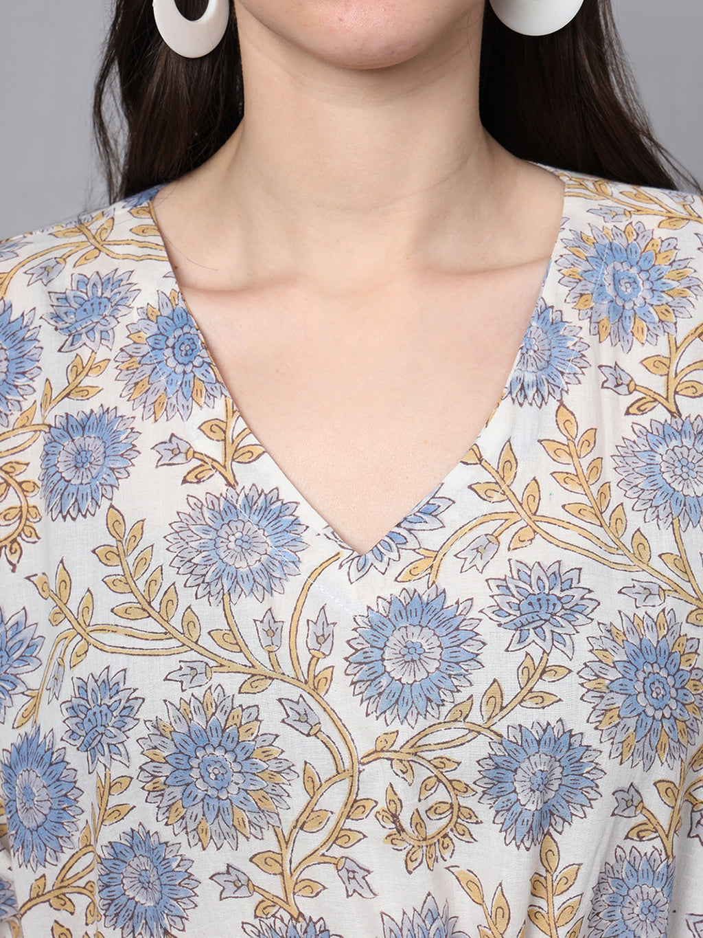 Noe Velarro White And Blue Floral Print Kaftan