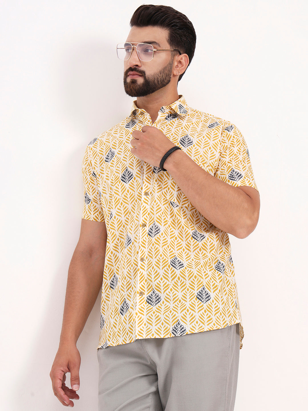 MILLENNIAL MEN Yellow Floral Printed Half Sleeves Shirt