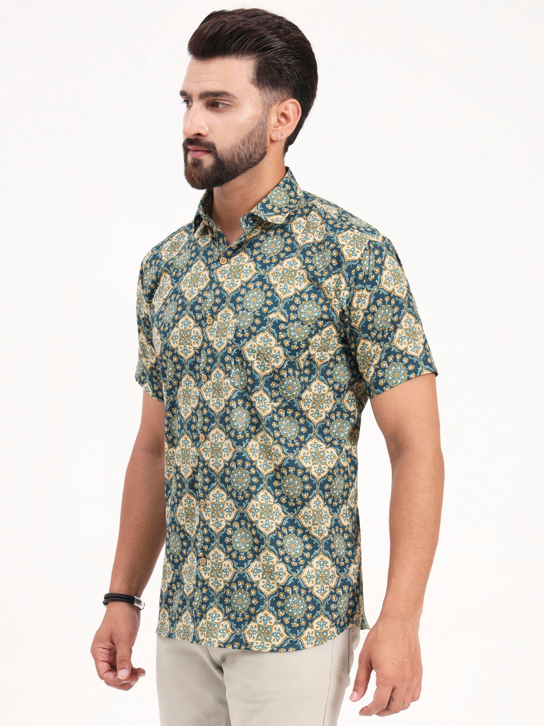 MILLENNIAL MEN Green Floral Printed Half Sleeves Shirt
