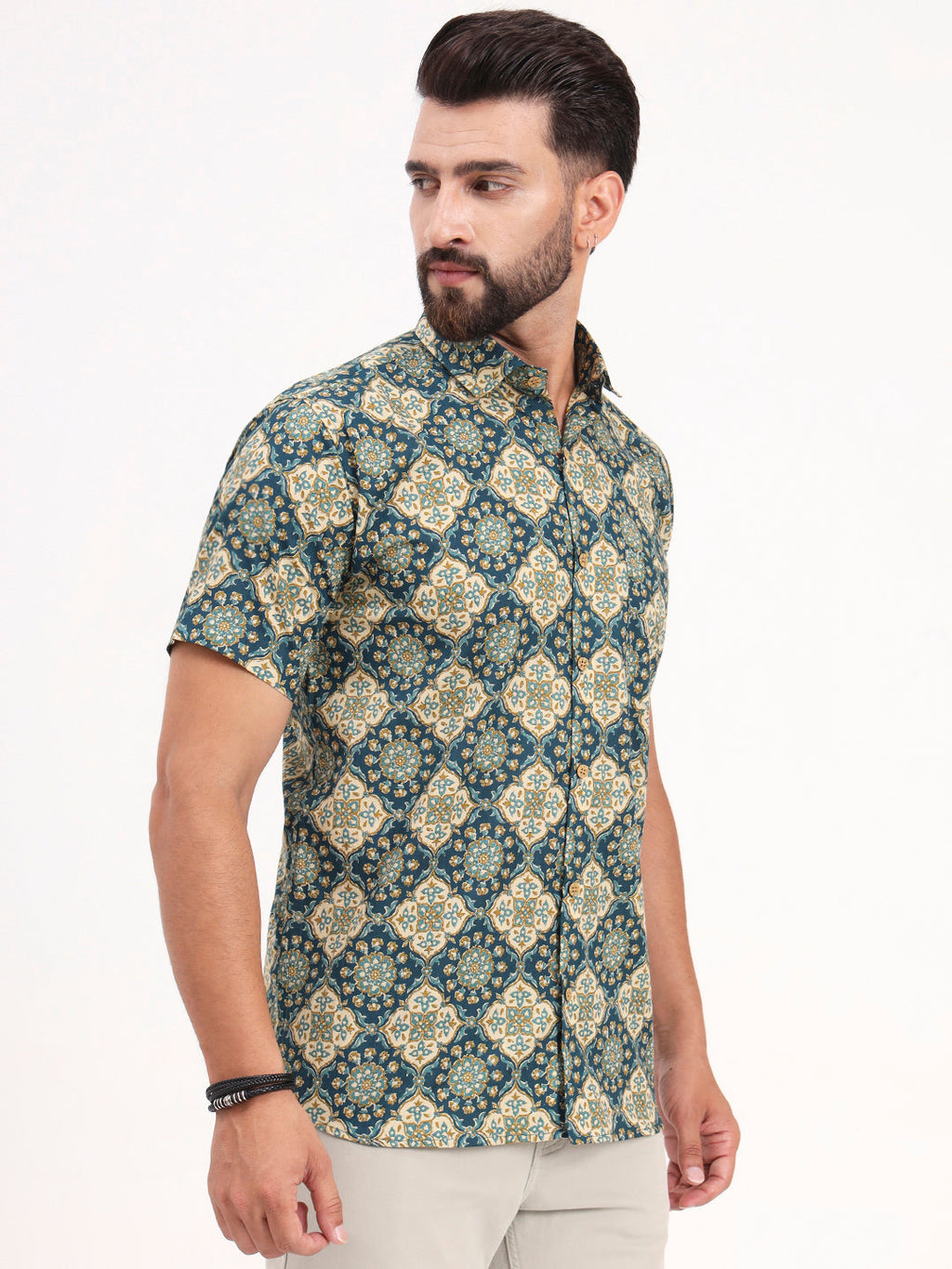 MILLENNIAL MEN Green Floral Printed Half Sleeves Shirt